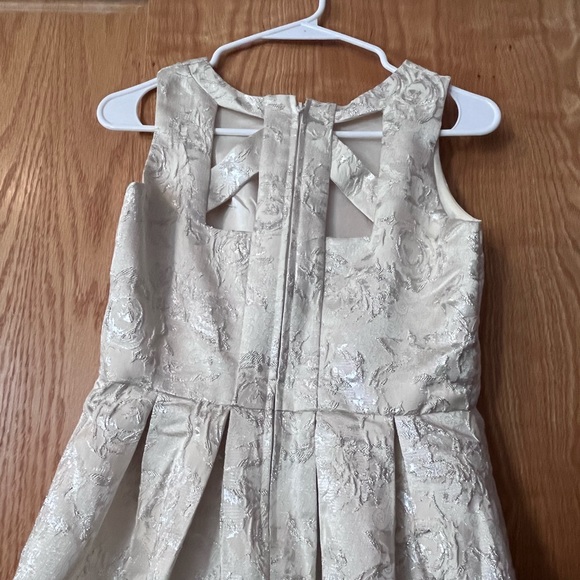 Place Formal children’s dress size 12 - Picture 4 of 8